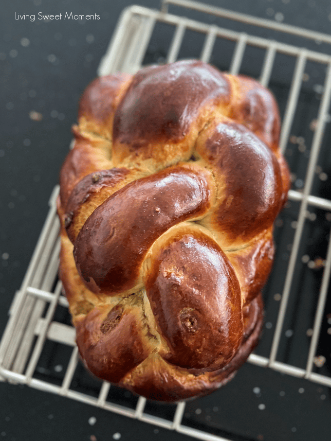 This six-strand Pistachio Challah is filled with an incredible white chocolate pistachio cream that is perfect for breakfast, before Shabbat and even dessert!