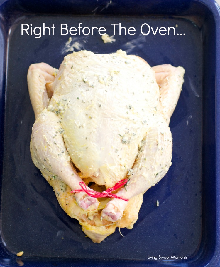Rosemary Roasted Chicken With Applesauce - delicious juicy chicken served with a side of roasted applesauce. Super easy to make and perfect for dinner. Yum