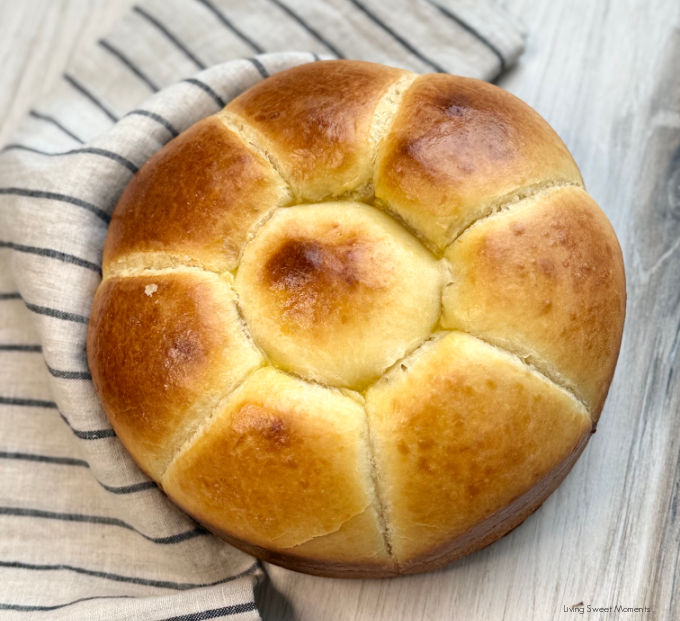 Soft, buttery sourdough brioche rolls with a pillowy crumb. Learn easy methods, timeline, and tips for perfect pull-apart or sheet-pan rolls.